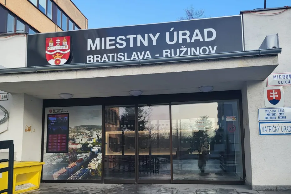 miestny úrad Ružinov hlavný vchod